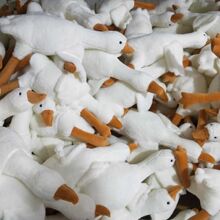 大白鹅毛绒玩具睡觉抱枕玩偶趴趴鹅鸭公仔生日礼物女网红同款玩具