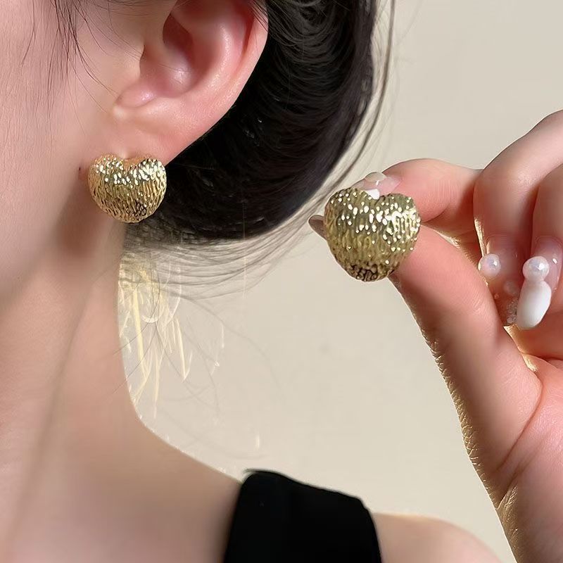 Earrings heart-shaped