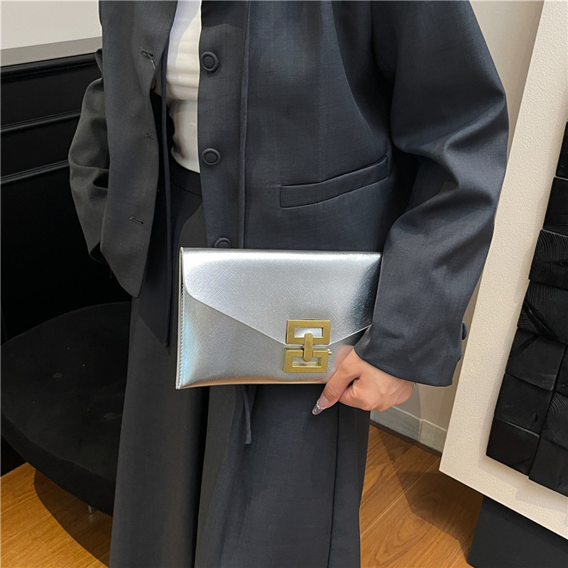 Nuevo tipo de bolso de cena de nicho de estilo extranjero, bolso de mano de alta calidad de moda casual.