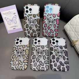 奢华满钻豹纹手机壳适用于苹果17promax大孔高级钻石防摔苹果12