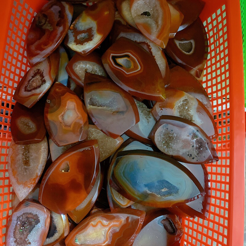 天然水晶火苗摆件红玛瑙火焰水晶小摆件桌面摆件手工雕刻件 图 4