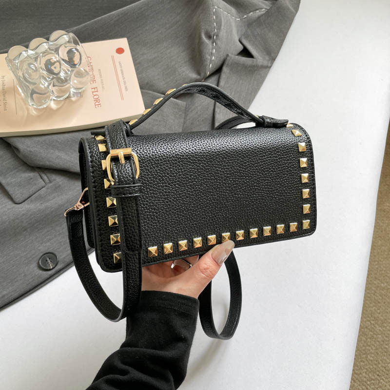 Cross-Border Rivet Square Clutch Bag with Chain Texture, Small Square Bag with a High-End European and American Feel, Trendy Light Luxury Shoulder Crossbody Bag Cross-Border Rivet Square Clutch Bag with Chain Texture, Small Square Bag with a High-End European and American Feel, Trendy Light Luxury Shoulder Crossbody Bag