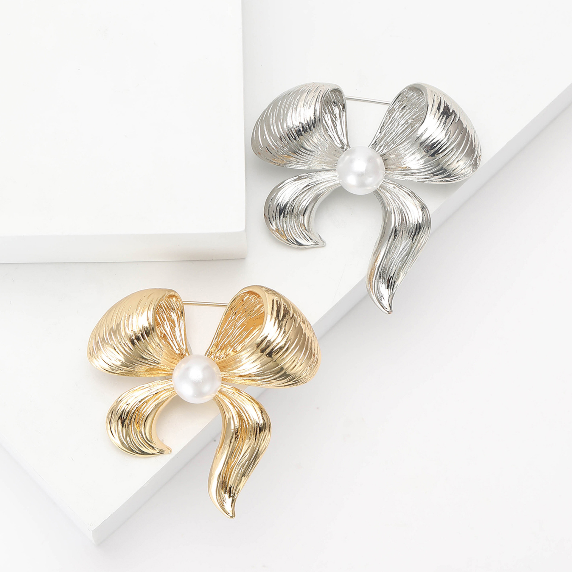 24g Weight Simple Style Classic Style Pin Bow Knot Alloy Plating Women's Brooches
