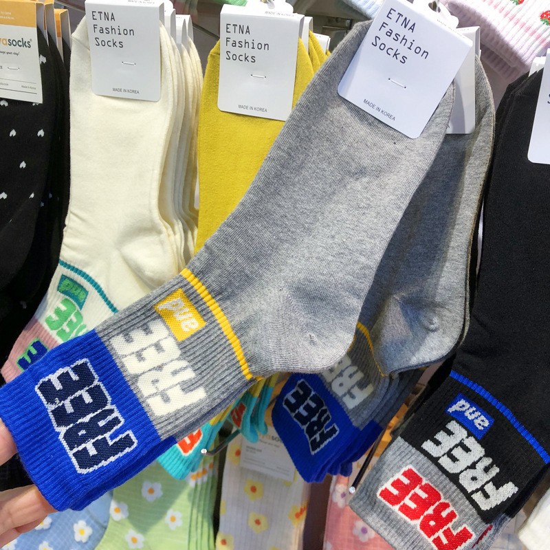 Ins潮牌滑板靴下韓国靴下女性長腰スポーツ靴下アルファベット色合わせ綿靴下秋冬新作ソックス