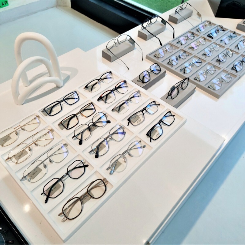Painted Glass Display Box for Eyeglasses, Sunglasses Display Box, Eyewear Store Island Decoration, Sunglasses Background Tray