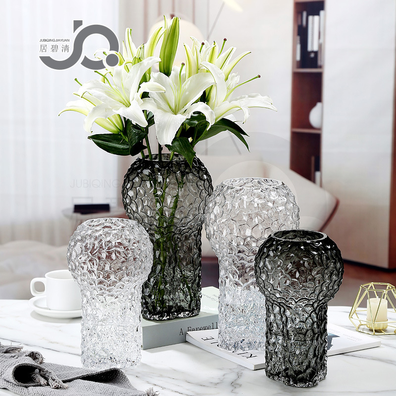 北歐高級感設計師款玻璃藝術花瓶創意花生桌面插花百合花器擺件