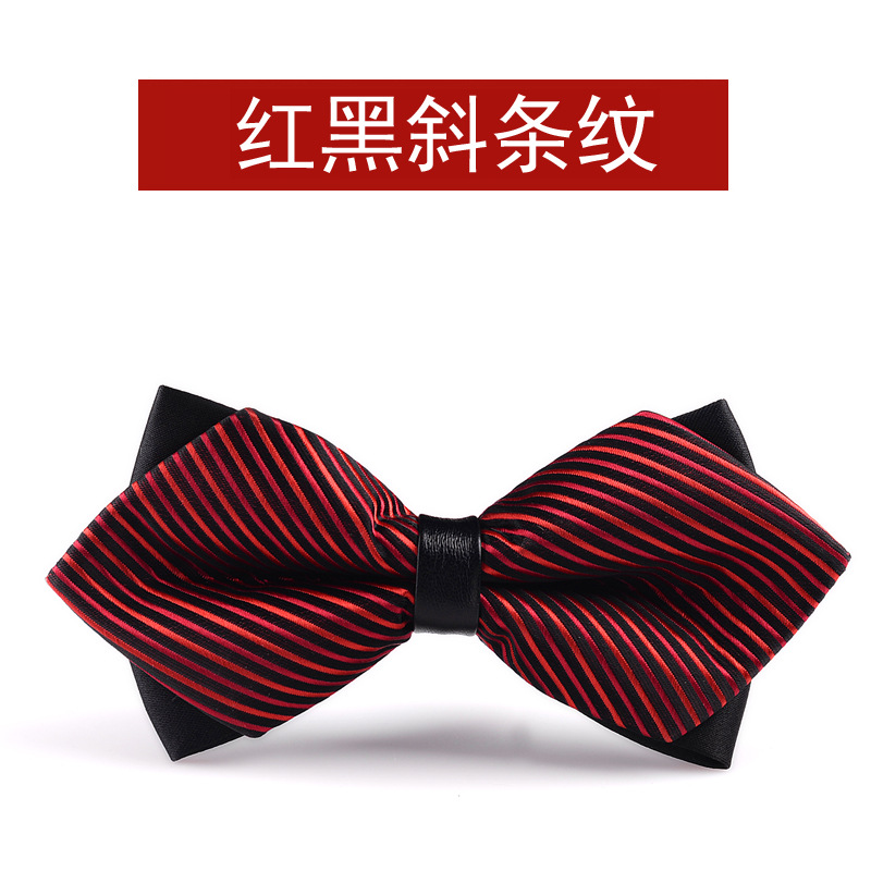 빨간색과 검은 색 대각선 줄무늬가 가리킴