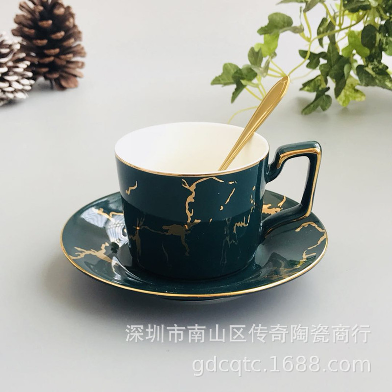 De estilo europeo pequeño borde dorado de lujo a rayas taza de café y platillo traje de cerámica del hogar juego de té de la tarde aparato