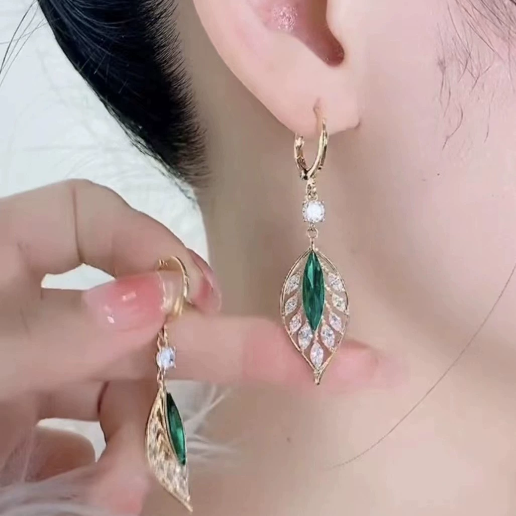 Green zirconium, universal fashionable earrings, light luxury style, 2023 collection