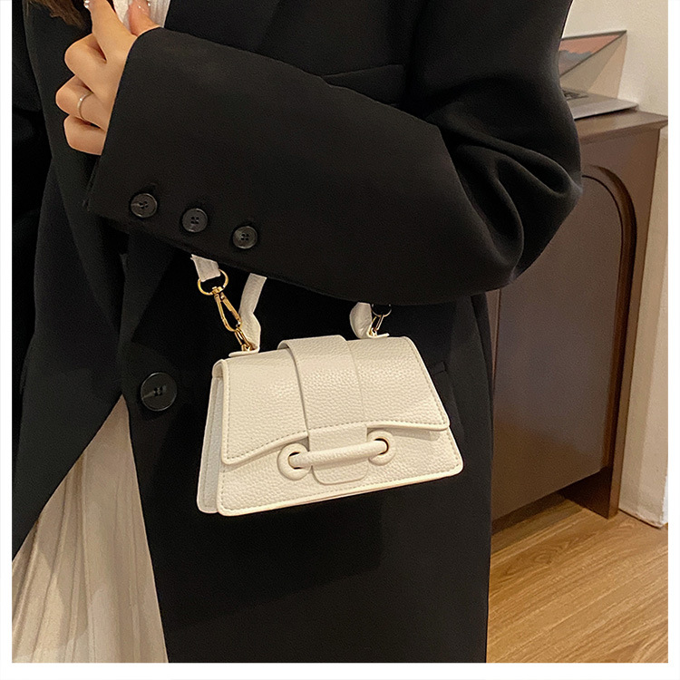 Bolso rojo portátil 2024 nuevo estilo moda y estilo occidental de alta gama bolso de mensajero de un solo hombro versión coreana mini bolso de viaje