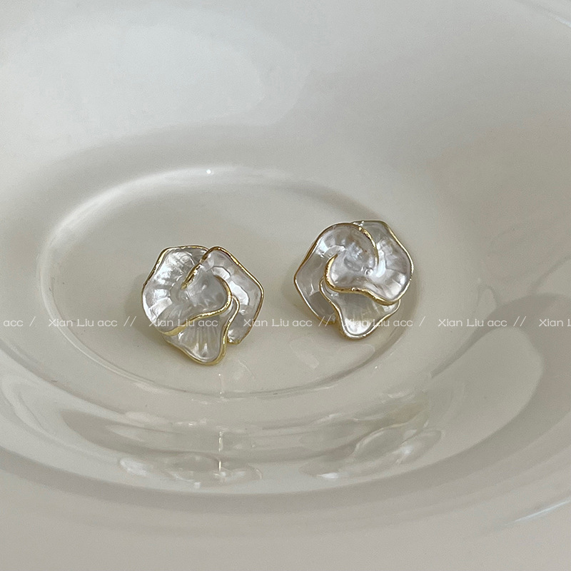 Drip glazed mountain camellia for women's new jewelry with a sense of luxury, unique temperament, niche Yiwu earrings_voghion.com