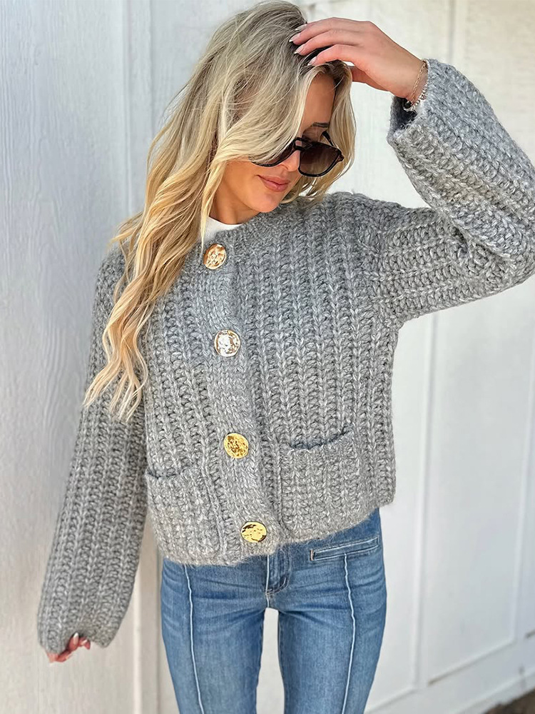 Temperamento de moda casual hebilla metálica aguja gruesa camiseta de lana para mujeres 2025 transfronterizos Europa y América otoño nuevo