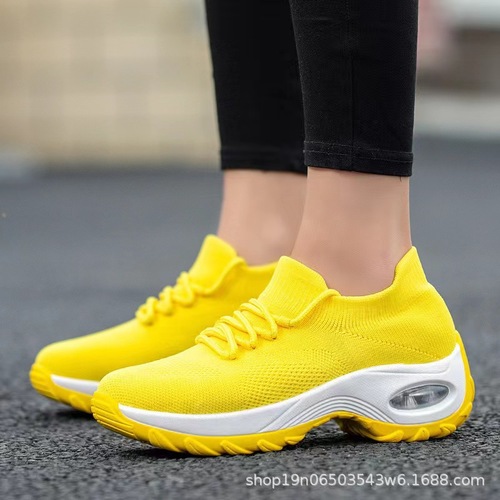 Autumn Flyknit Women's Air Cushion Thick Sole Rocking Shoes for Sporty Leisure Fashion Lightweight and Trendy