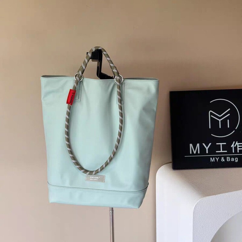 New Lightweight Waterproof Nylon Tote Bag, Casual Large Bag, Large Capacity Portable Shoulder Bag, Commuter Bag, Mommy Bag