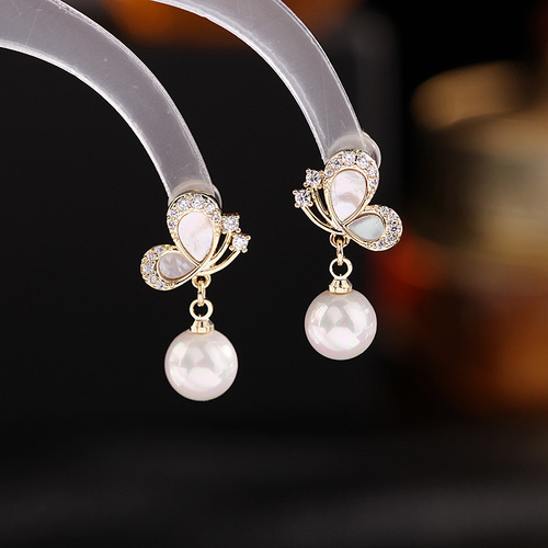 Japanese and Korean design French earrings small shell pearl earrings s925 silver needle short zircon butterfly earrings for women