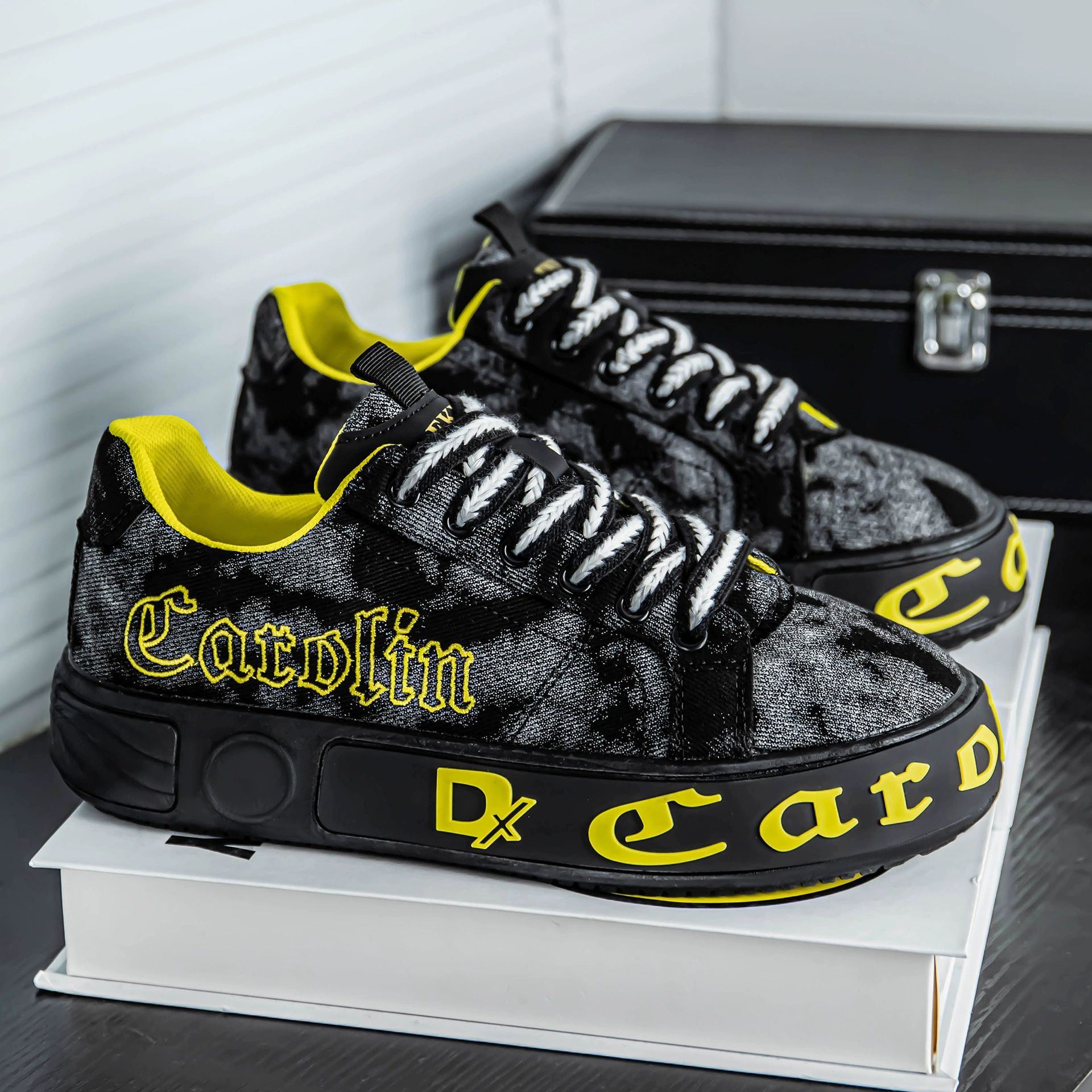 Мужская парусиновая обувь, весенние дышащие универсальные модные спортивные повседневные кроссовки, нишевый дизайн, джинсовые туфли на толстой подошве, увеличивающие рост