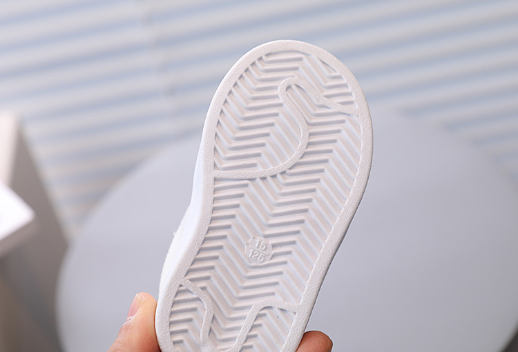 Barnbrädegalleria vit port hane och hona gående babyhacka, pring/sommar 2023 urholkad ingle meh_voghion.com