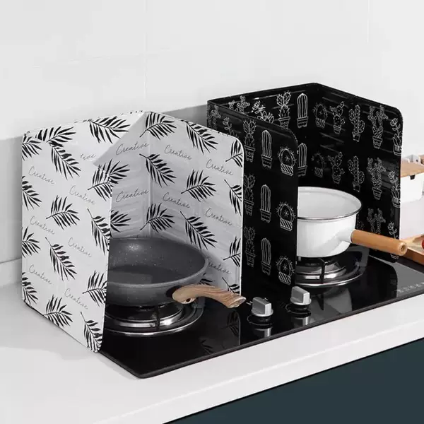 Kitchen Anti-Oil Splash Heat-Insulating Shield, Thickened Aluminum Foil, High Temperature Resistant, Foldable, Easy to Clean, Reusable, Convenient for Storage