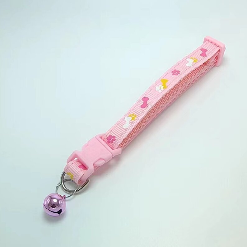 Huesos de huellas creativas impresión collar collar collar de campana collar de gato fábrica de stock