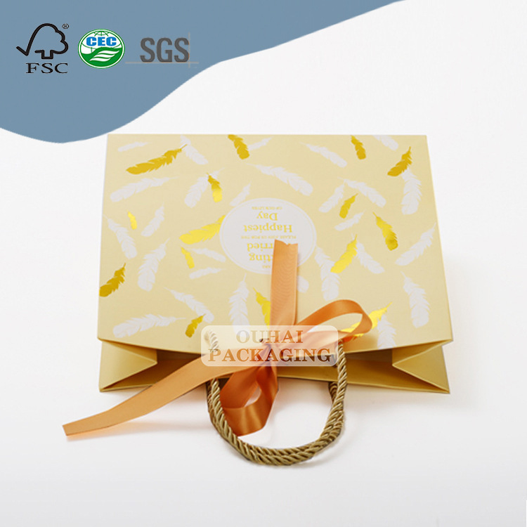 Customized Wholesale Luxury Gift Bags, Wedding Event Gift Wrapping Paper Bags with Ribbons, Suitable for All Industries Customized Wholesale Luxury Gift Bags, Wedding Event Gift Wrapping Paper Bags with Ribbons, Suitable for All Industries