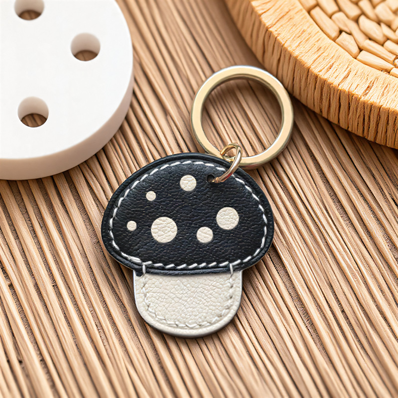 12g Weight Slip-on Clasp Closure Type Keychain Classification 1 Piece Quantity Daily Occasion Pu Leather, Metal Material Mushroom Pattern Unisex Gender Cute Style Cute Mushroom Pu Leather Metal Unisex Slip-on Keychain 8