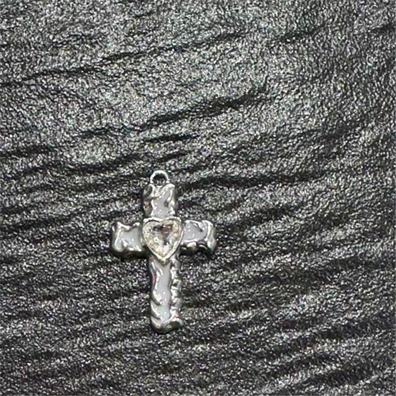 Accesorios de joyería de aleación de bricolaje Colgante de cruz de plata retro Pulsera Collar Pendientes Decoración de ropa Colgante