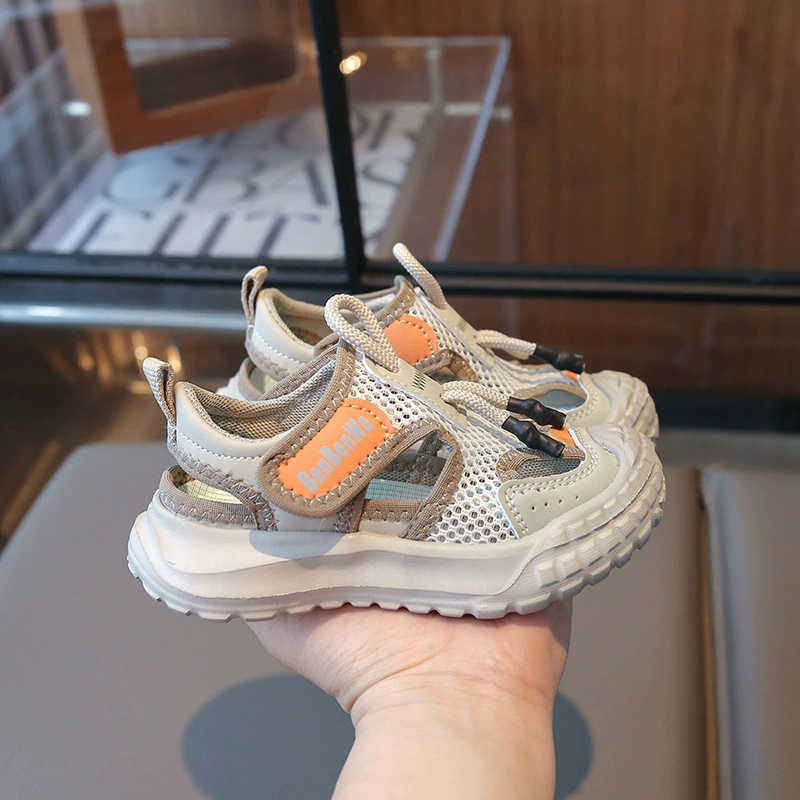 Детская пляжная обувь для мальчиков новая обувь для альпинизма в рамке 2025 летняя девочка анти-удар случайные спортивные сандалии милые