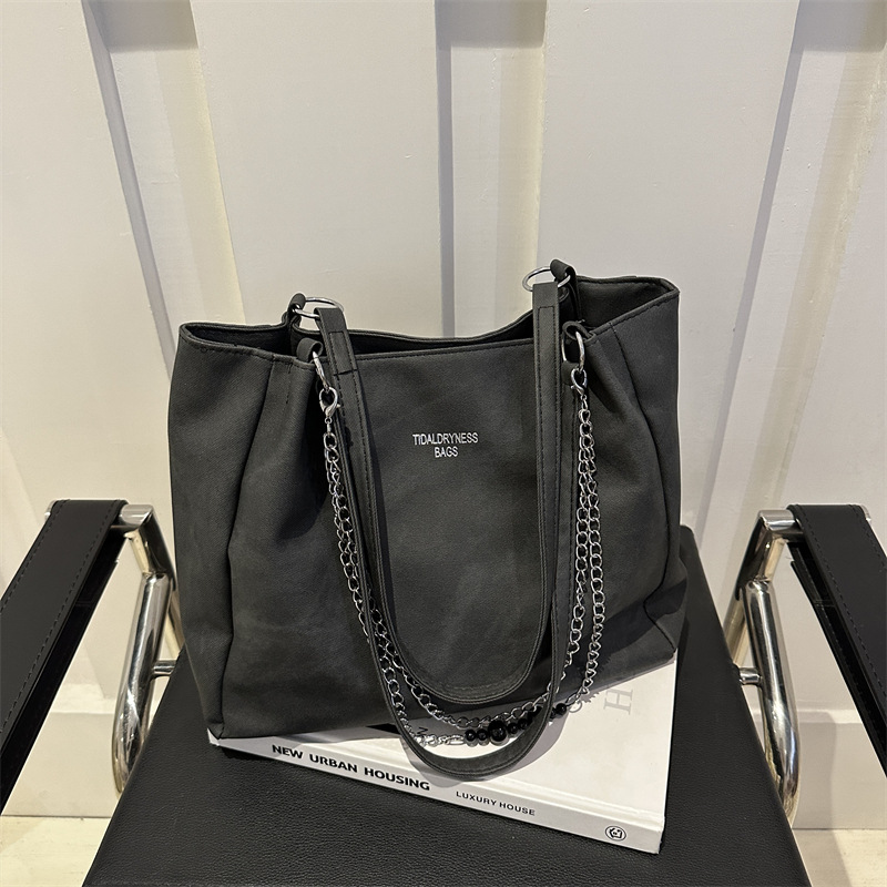 Bolsa de hombro retro de gran capacidad para viajar a la cadena de trabajo para mujeres 2024 primavera y verano nicho bolsas de brazo bolsas de moda