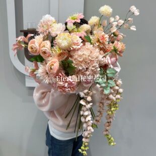 �㙉�۷��滨��c��Y����ɫϵƤ�wɫ����·���廨�bٽ������l
