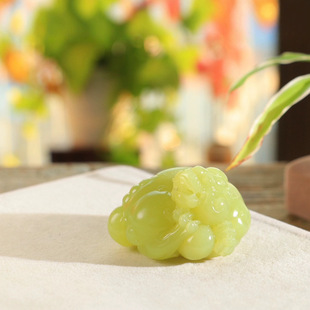 Collectible Grade Item Xinjiang Hetian Jade Yellow Mouth Pixiu Handle Carved Pixiu Binocular Round Staring Ju Mouth Micro-opening