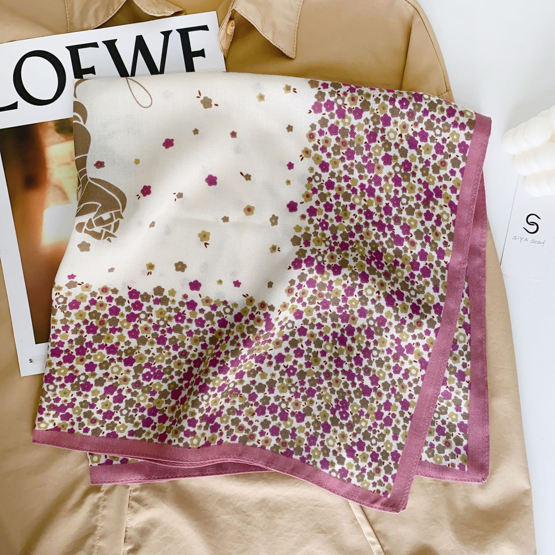 Nueva Impresión de espiga pequeña bufanda cuadrada cálido terciopelo estilo coreano fresca pequeña flor cálida bufanda decorativa en stock