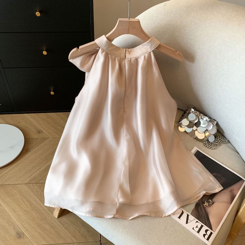 Real Shot of the 2026 Spring/Summer New Style Bow-Tie Halter Neck Sleeveless Vest for Women, Loose Fit Layering Top Real Shot of the 2026 Spring/Summer New Style Bow-Tie Halter Neck Sleeveless Vest for Women, Loose Fit Layering Top