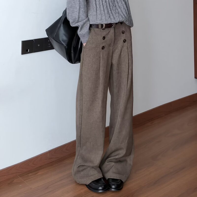 Brown Old Money Style Double-Breasted Pleated A-Line Loose Trousers for Men with a Draped, Relaxed Wide-Leg Fit