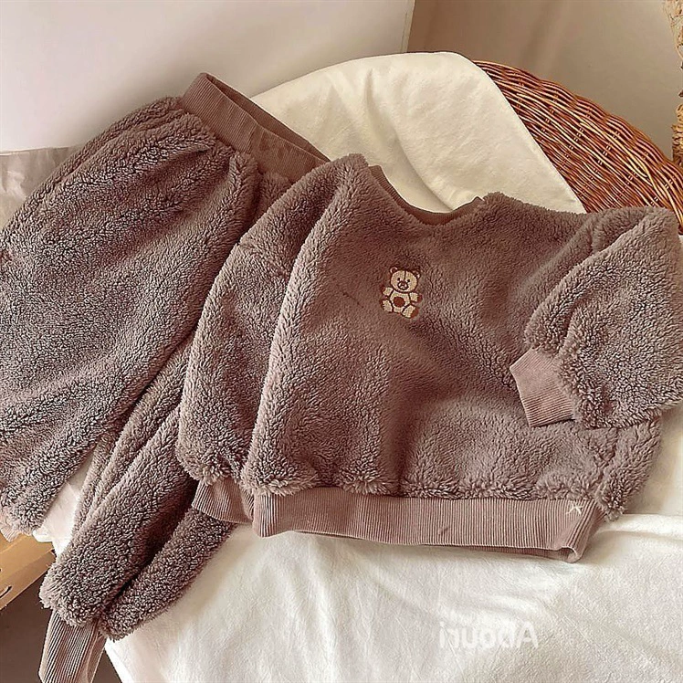 Детский зимний коралловый комплект для мальчиков, демисезонная down jacket, фланелевая пижама, детская одежда