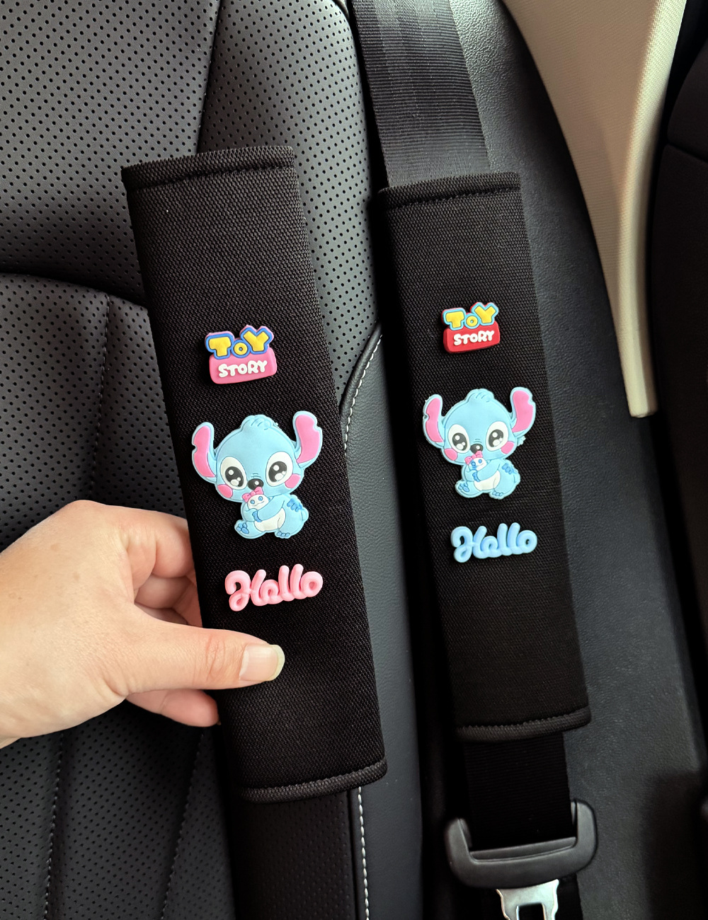 Car Seatbelt Shoulder Pad, Anti-Strangle Protective Cover, Cute Stitch Cartoon Car Interior Decoration, Universal Model