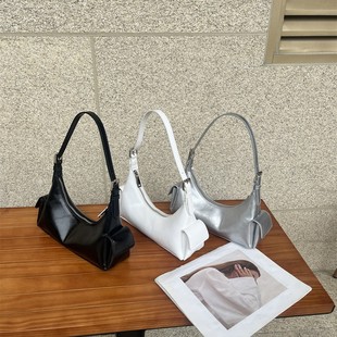 High-grade Texture Retro Soft Leather Commuter Bag Women's 2025 New Hot Girl Fan Car Underarm Bag Shoulder Bag