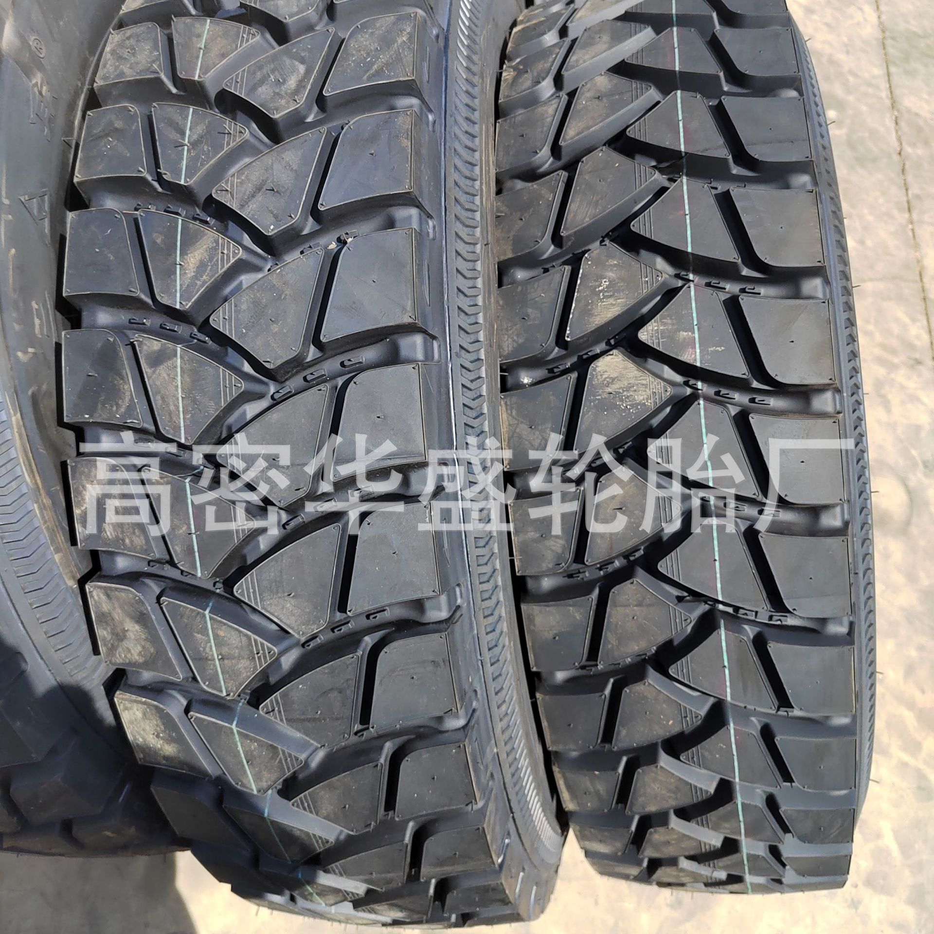 三角卡车钢丝轮胎  315/80r22.5拖车轮胎 块花 真空轮胎 出口