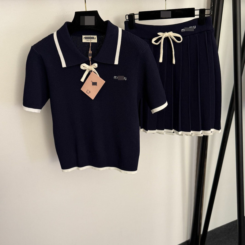 Nanyou High-End Elegant Bowknot Embroidered Lettered Lapel Short-Sleeve Knit Top and Pleated Short Skirt Set