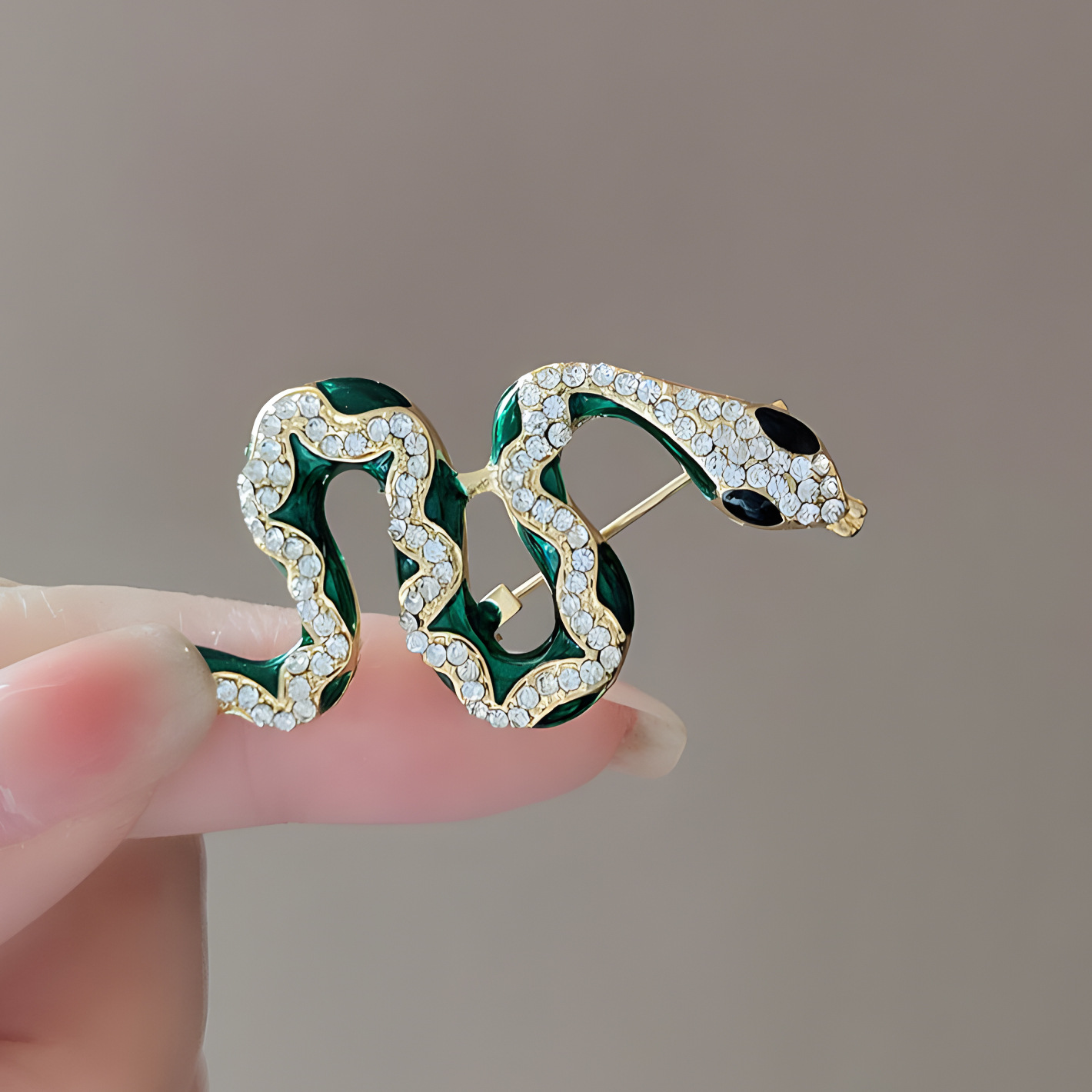 Retro-Anstecknadel, Vintage-Schlangenmotiv mit Diamanten, exquisite Tierbrosche, einzigartiges Design, vielseitiges Unisex-Accessoire_voghion.com