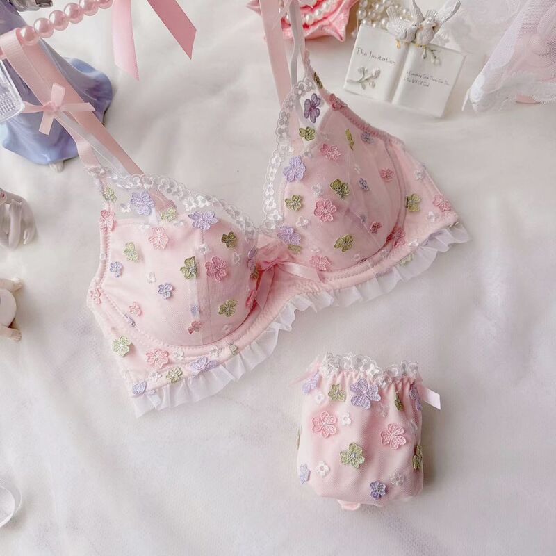 Long-term Japanese exquisite three-dimensional embroidery thin cup girl butterfly cup gathered sexy underwear bra suit plus size