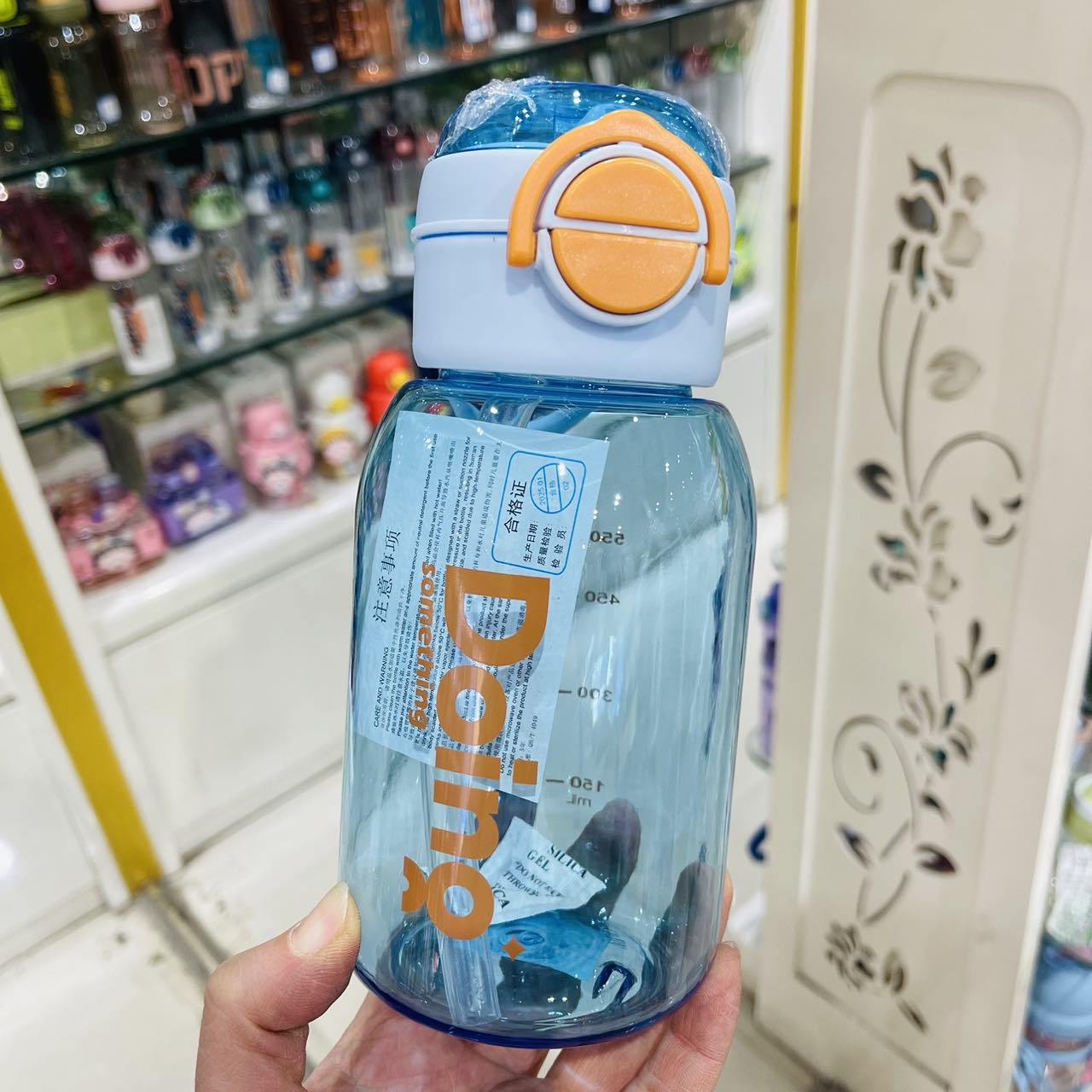 Jinshi nuevos productos portátiles estudiantes de alta capacidad doble bebida taza de paja 700ml deportivo simple jarro taza de plástico