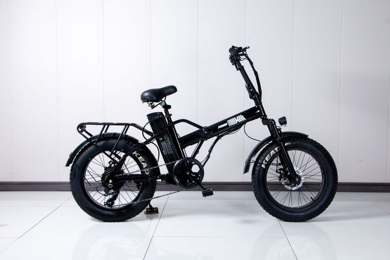 スノーモービルの二輪の電動自転車の供給源は大人のファッションの電気自動車の通勤です。|undefined