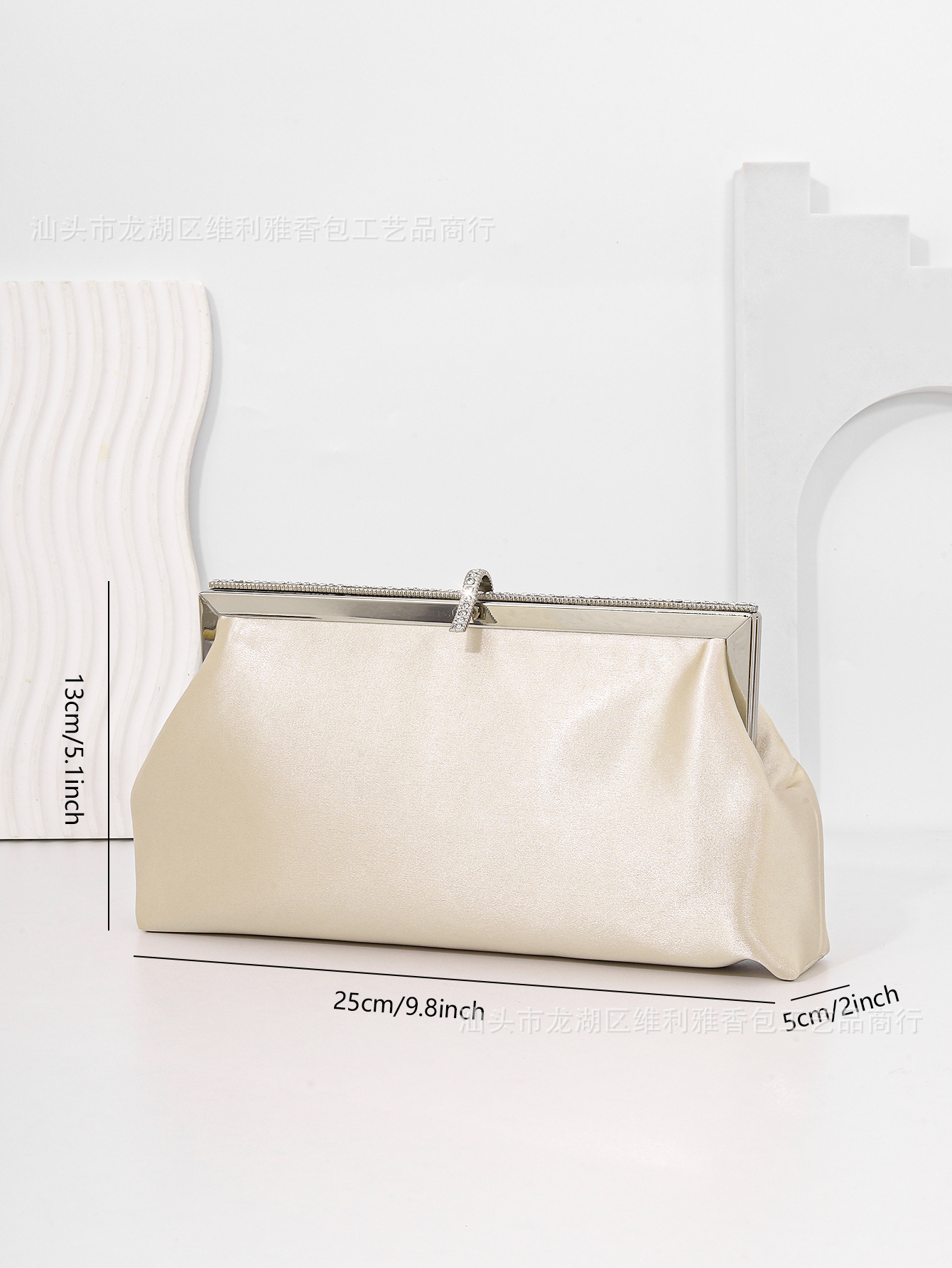 Light Luxury Faux Silk Banquet Clutch Chain Crossbody Bag Evening Bag Niche Design Women's Handbag For Cheongsam - Thumbnail 7