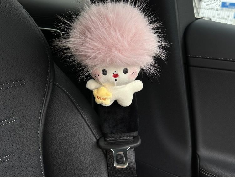 Cute Afro-Style Car Seatbelt Shoulder Pads, Car Seatbelt Covers, Car Interior Decoration Items, Anti-Neck Strangulation