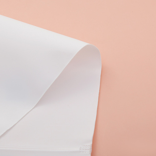 Summer outdoor sun protection clothing packaging bag wholesale ice-sensitive quick-drying clothing packaging bag PE milky white film ziplock bag