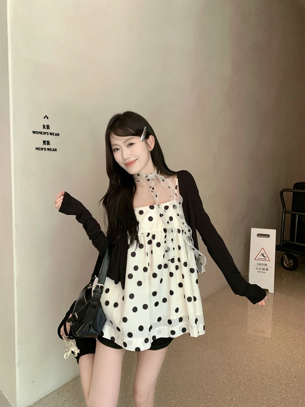 韩系波点吊带女2025秋季新款甜辣妹设计感围脖显瘦纯欲背心上衣潮|undefined