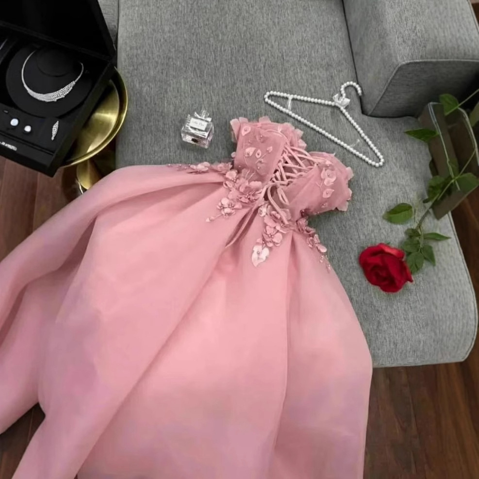 Europa y América Amazon 2026 nuevo solista de voz decente y hermosa de la atmósfera de la reunión anual de Jiangxi presidió el vestido de baile de tela de colores