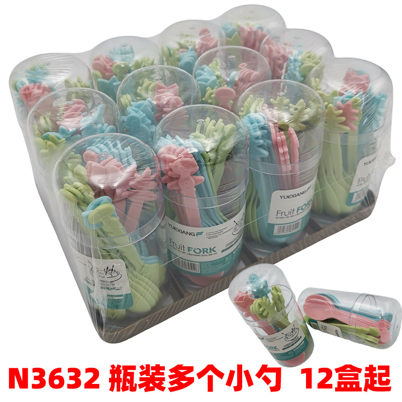 N3632 embotellada múltiples cucharas pequeñas creativo lindo plástico vajilla de comida para niños pastel cucharas pequeñas desechables