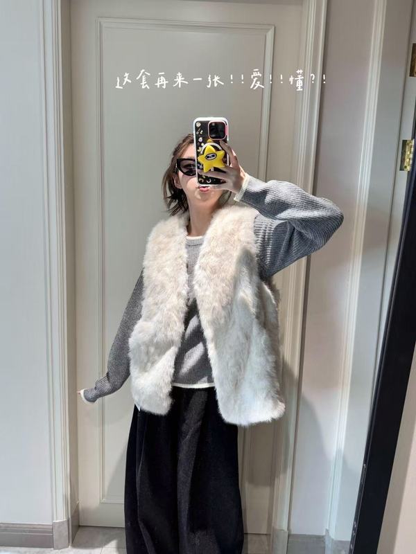 皮草背心秋冬韩版2025新款毛毛马甲女时髦洋气羊羔毛无袖外套休闲|undefined
