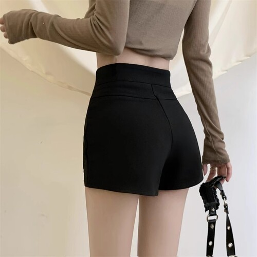 Design sense niche, legged, long black tight shorts, women's high-waist, sexy, hip, small hot girl stretch hot pants